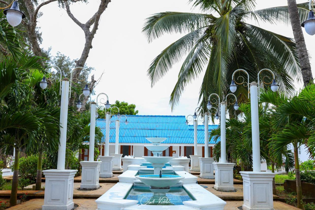 Ceylonta Beach Resort And Spa Hambantota Exterior photo
